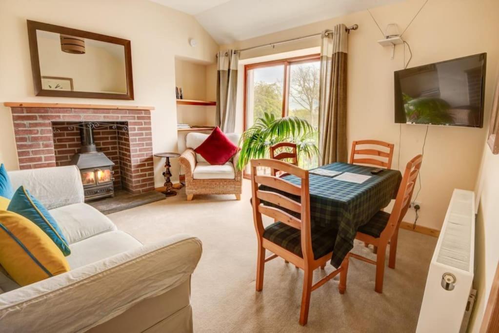 Foulis Cottage, Foulis Estate, Highland Scotland Ardullie المظهر الخارجي الصورة